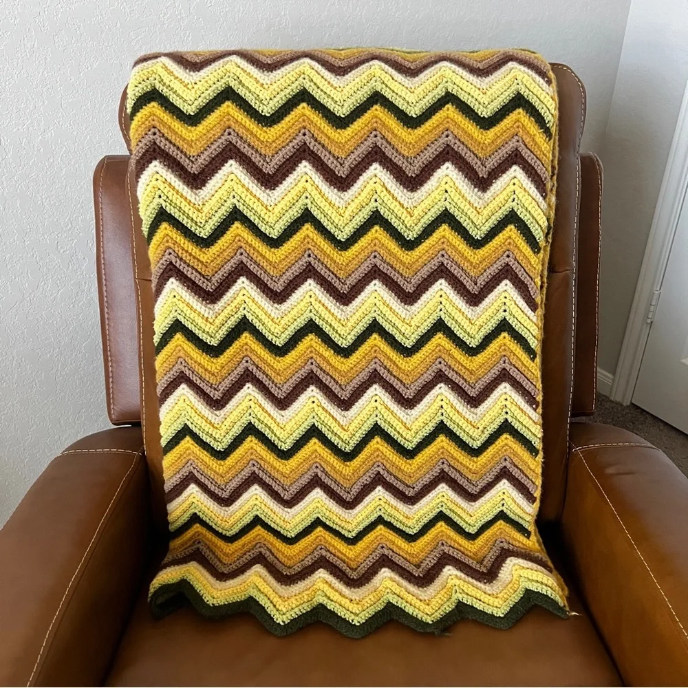 Vintage Handmade Knit Afghan Throw Blanket Chevron  Greens Yellows Tan B…